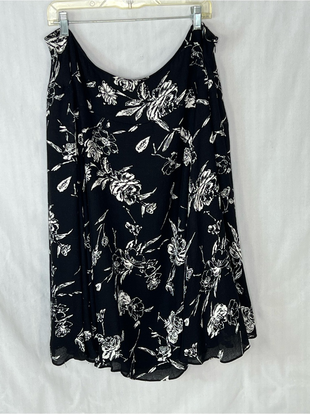 Jones New York Skirt A Line Black & White Sketch Flowy Floral 18W